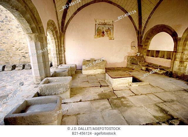 Monastery of Santa Clara de la Columna at Belalcazar: former lavatory in the 'Patio de la Samaritana'. Córdoba province. Andalucia. Spain