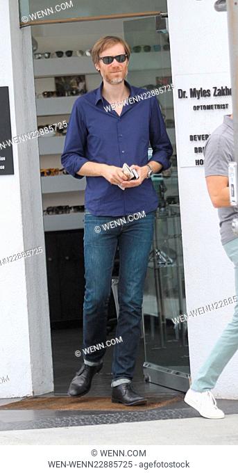 Funnyman Stephen Merchant goes shopping in Beverly Hills Featuring: Stephen Merchant Where: Los Angeles, California, United States When: 16 Sep 2015 Credit:...