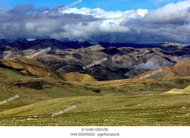 Mountain landscape, Shigatse Prefecture, Tibet, China