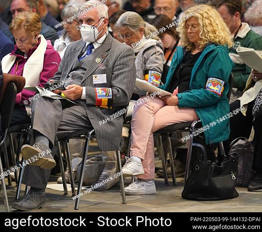 03 May 2022, Hamburg: Members of the Belgian Amicale, an association of survivors and relatives of former concentration camp prisoners