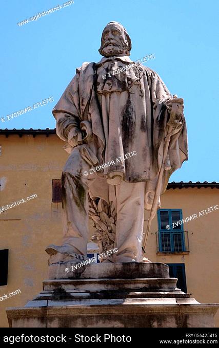 Giuseppe Garibaldi statue by Urbano Lucchesi in Lucca, Italy