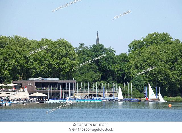 Muenster in Westfalen : Gaststaette Aaseeterrassen mit Bootshafen