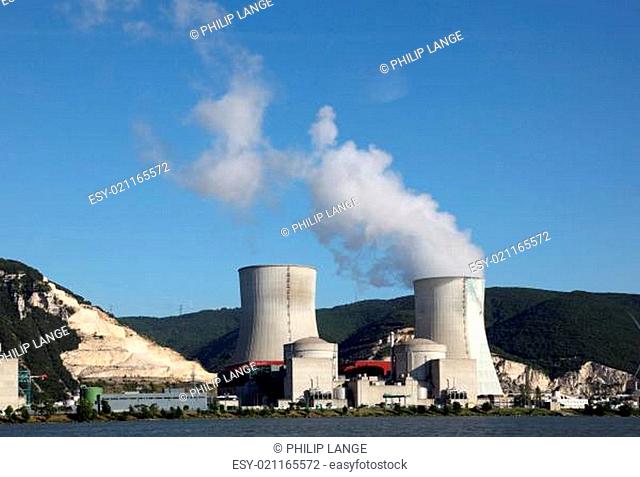 Nuclear electric power generating station
