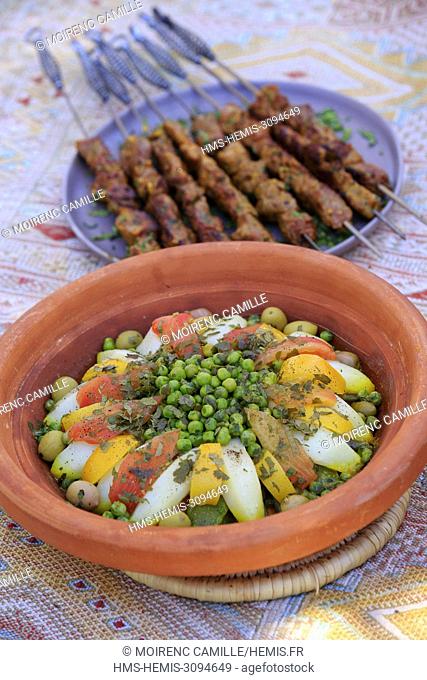 Morocco, Anti Atlas, Souss Massa region, Tata province, Akka, Dar Ahlam, Dream Houses, South Route, lunch in La Palmeraie, vegetable tajine, kebabs