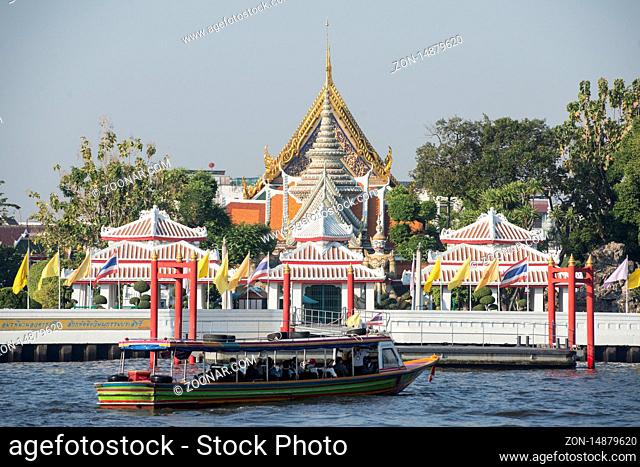 the Wat Arun Temple on the Chao Phraya River in the city of Bangkok in Thailand in Southest Asia. Thailand, Bangkok, November, 2019