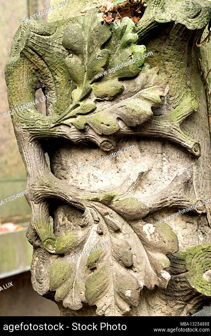 Berlin, Jewish cemetery Berlin Weissensee, decorated sandstone plinth, oak leaves
