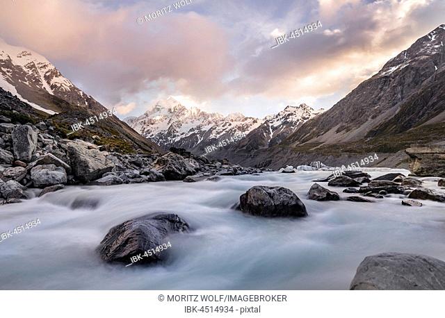 Hooker River, Hooker Valley, Rear Mount Cook, Mount Cook National Park, Southern Alps, Canterbury Region, Southland, New Zealand