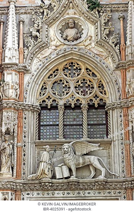 Porta della Carta, Doge's Palace, Piazza San Marco, Venice, Veneto, Italy