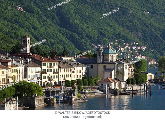 Italy, Piedmont, Lake Maggiore, Cannobio, town view, morning