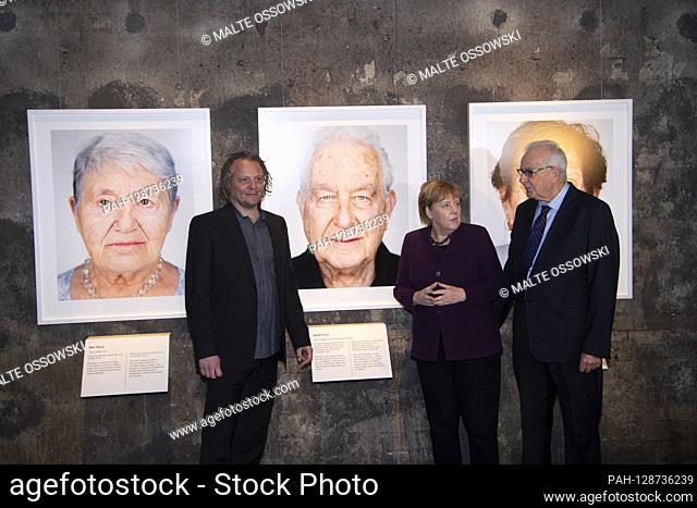 Martin SCHOELLER, photographer, Naftali FUERST, contemporary witness, Angela MERKEL, Federal Chancellor, in front of a portrait of Naftali Fuerst