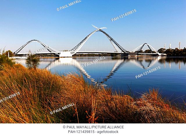 Windan Bridge and Swan River, Perth, Western Australia | usage worldwide. - Perth/Western Australia/Australia
