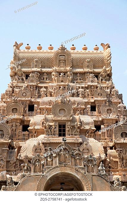Carvings on Maratha entrance and Keralantakan Tiruvasal Gopura, Brihadisvara Temple, Tanjore, Tamil Nadu, India
