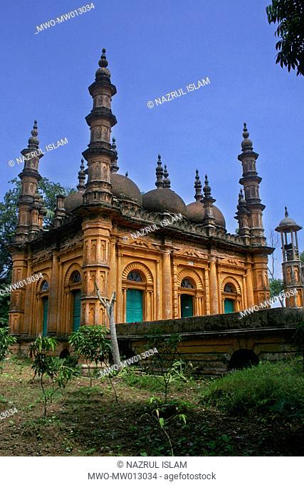 A relic of the past, Tetulia Jame Mosque stands as the rich heritage of the Muslim architecture in Bangladesh Tala, Shatkhira June 17, 2007