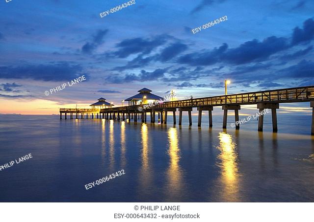 Fort Myers Pier am abend, Florida USA