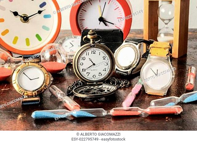 Many different Clocks