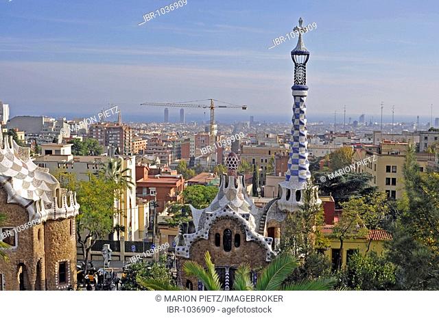Viewing platform, view of Barcelona, Gueell park, by the archictect Antoni Gaudi, Barcelona, Catalonia, Spain, Europe