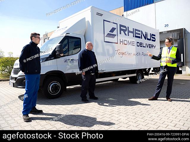 16 April 2020, Brandenburg, Großbeeren: Federal Minister of Transport Andreas Scheuer (CSU) visits the logistics service provider Rhenus Warehousing Solutions...