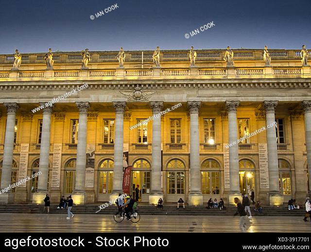 National Opera of Bordeaux in evening, Place de la Comedie, Bordeaux, Gironde Department, Nouvelle Aquitaine, France