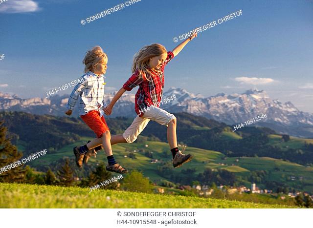Mountain, mountains, family, footpath, signpost, route sign, walking, hiking, trekking, canton Appenzell, Switzerland, Europe, Ausserrhoden, Alpstein, Säntis
