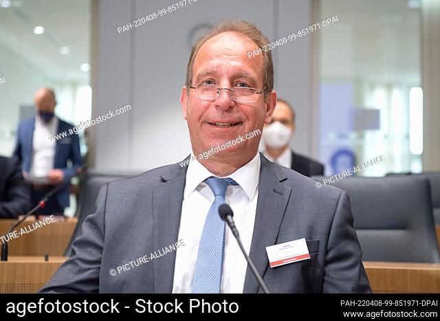 08 April 2022, Rhineland-Palatinate, Mainz: Randolf Stich (SPD), State Secretary in the Rhineland-Palatinate Ministry of the Interior