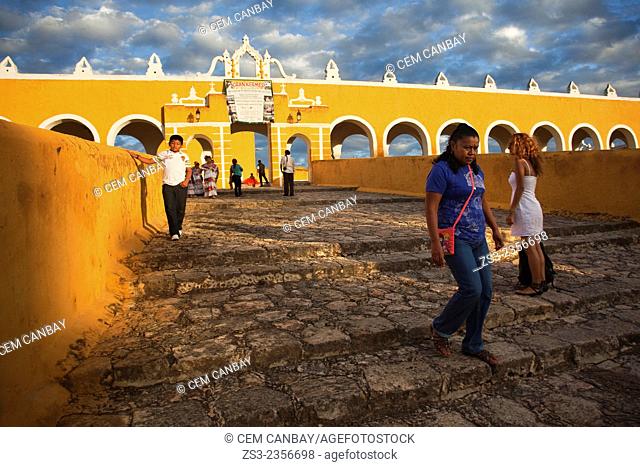 People at the stairs of the Monastery, Convent Of San Antonio De Padua, Izamal, Yucatan, Yucatan Province, Mexico, Central America