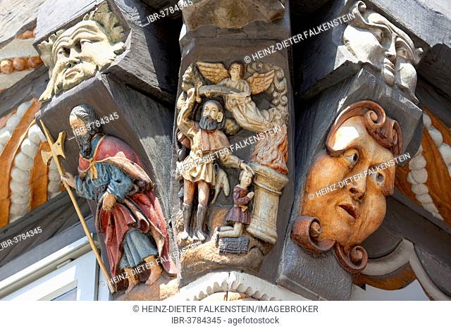 Ornately carved architectural detail of Stiftsherrenhaus, 1558, Hamelin, Lower Saxony, Germany