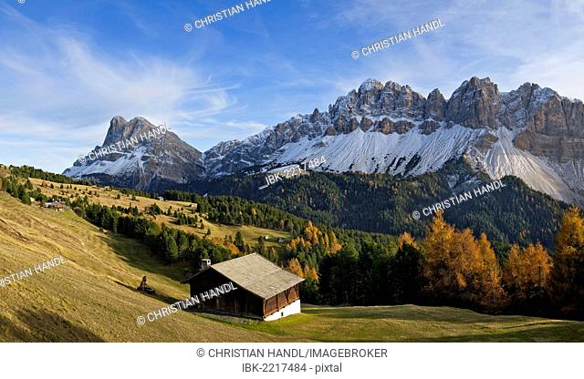 Mt Peitlerkofel or Sas de Puetia, 2875m, and Mt Aferer Geisler, South Tyrol, Italy, Europe