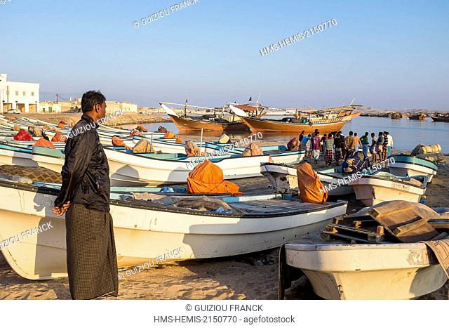 Sultanate of Oman, gouvernorate of Ash Sharqiyah, Al Ashkarah fishing harbour