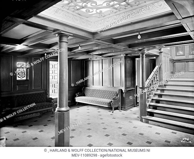 Corner of first class entrance, including staircase. Ship No: 317. Name: Oceanic. Type: Passenger Ship. Tonnage: 17274. Launch 14 January 1899