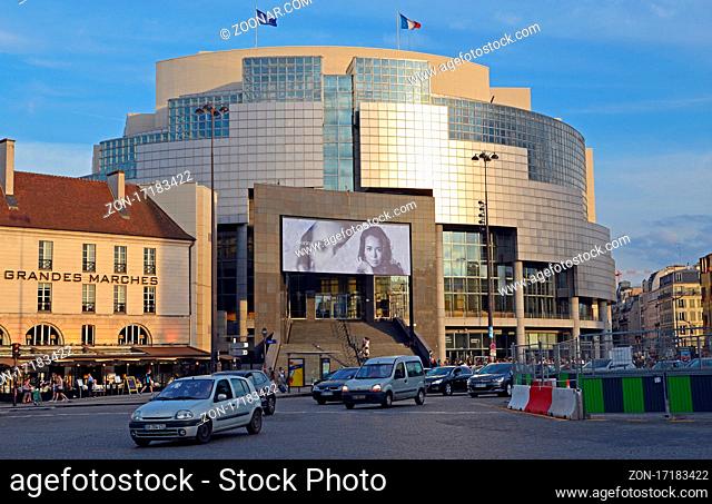 Opera Bastille, Place de la Bastille, gegen Abend, Autos