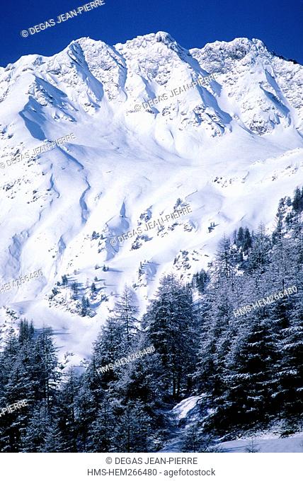 France, Hautes Alpes, Parc Regional du Queyras, Ristolas, eight mountain villages in a 104 km ski area