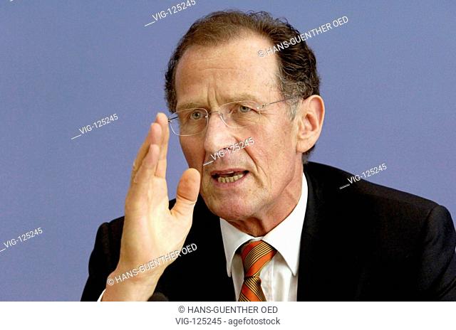 Prof. Dr. Dr. h.c. Bert RUERUP, member of the council of experts for economic development ( SVR ). - BERLIN, GERMANY, 09/11/2005