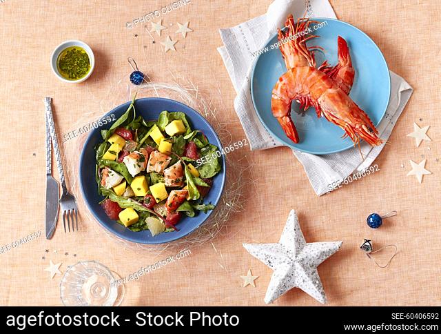 Shrimp, mango and grapefruit salad