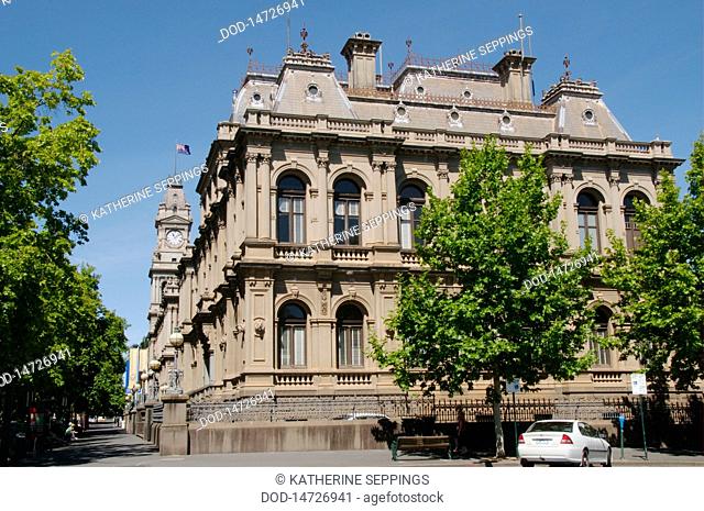 Australia, Central Victoria, Bendigo, View of post office and courthouse