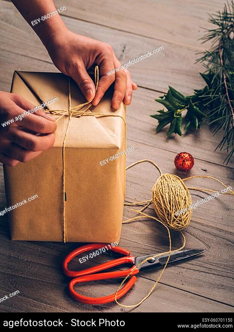 make Christmas gift box, handmade, craft, rustic style