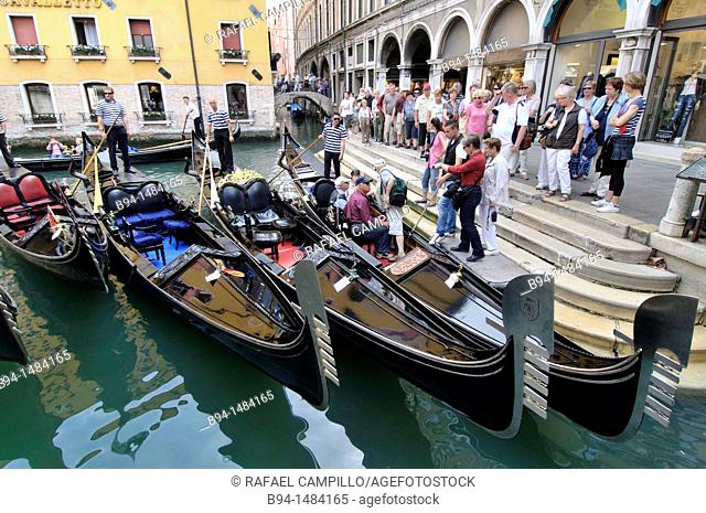 Gondola service, Orseolo river, Cavalletto e Doge Orseolo Hotel area, Venice, Veneto, Italy