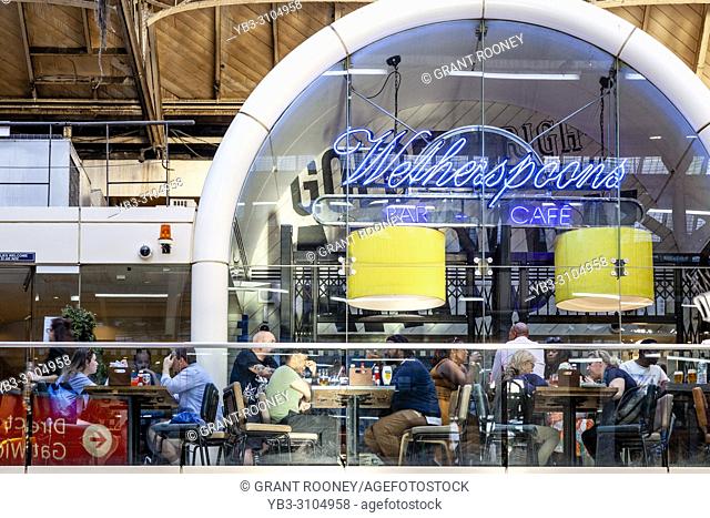 Wetherspoons Bar/Cafe, Victoria Station, London, England