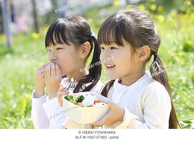 Japanese girls eating lunch together