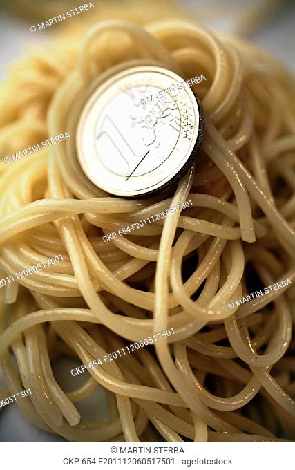 euro, coin, currency, spaghetti CTK Photo/Martin Sterba