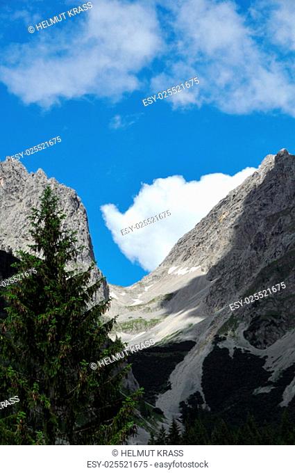 kaiser mountains in tyrol
