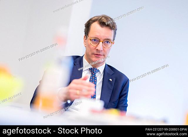 PRODUCTION - 06 December 2023, North Rhine-Westphalia, Duesseldorf: Hendrik Wüst (CDU), Minister President of North Rhine-Westphalia