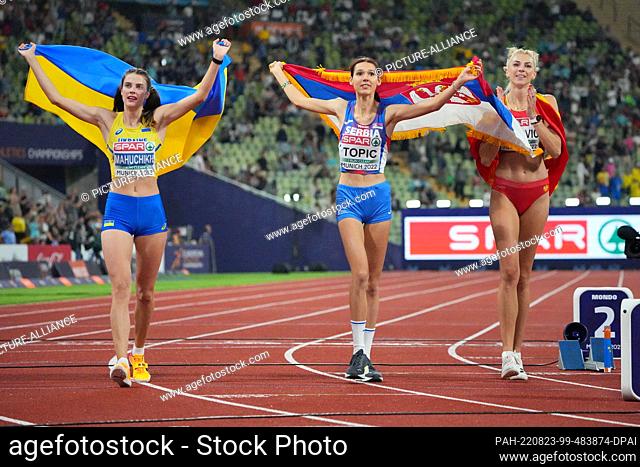 21 August 2022, Bavaria, Munich: Athletics: European Championships, Olympic Stadium, High Jump, Final, Women, Yaroslava Mahuchikh (l