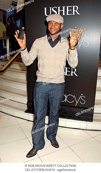 Usher at in-store appearance for USHER for Men and for Women Fragrances Launch, Macy's Herald Square Department Store, New York, NY, September 27, 2007