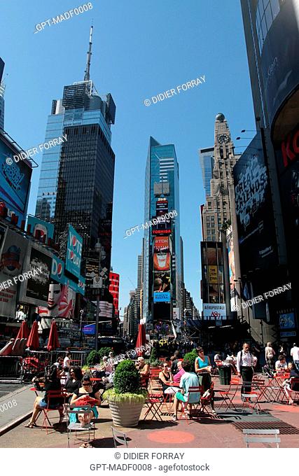 PEDESTRIAN ZONE AND BUILDINGS ON TIMES SQUARE, MIDTOWN MANHATTAN, NEW YORK CITY, NEW YORK STATE, UNITED STATES