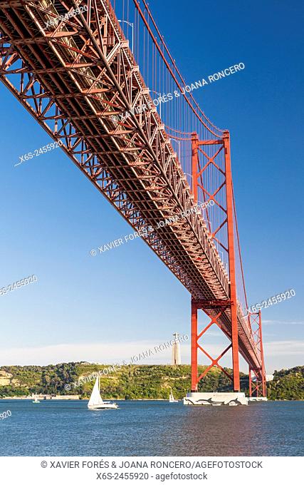 Ponte 25 de Abril, - Bridge of April 25-, Lisboa, Portugal