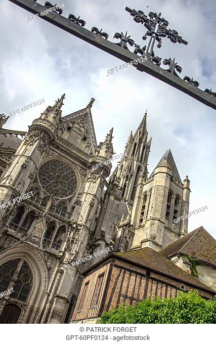 NORTHERN FACADE BUILT IN THE 16TH CENTURY IN FLAMBOYANT GOTHIC STYLE, CATHEDRAL NOTRE DAME, PRESERVED SECTOR, HISTORIC QUARTER OF SENLIS, OISE (60), FRANCE