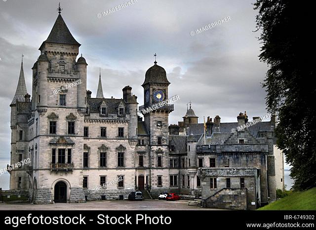 Dunrobin Castle, Castle, ancestral seat Clan Sutherland, Earl of Sutherland, Golspie, East Coast, Highlands, Northern Highlands, Scotland, United Kingdom