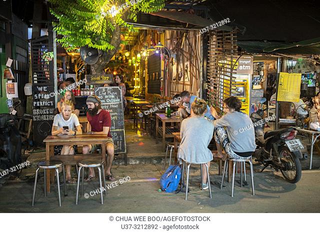 Western tourists at Pai Night market, Northern Thailand