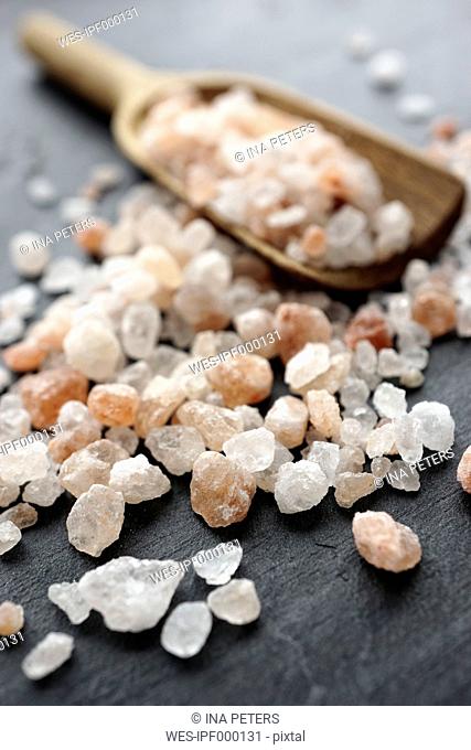 Himalayan salt, Coarse salt on wooden spoon