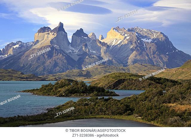 Chile, Magallanes, Torres del Paine, national park, Cuernos del Paine, Lago Pehoe,